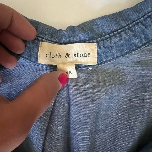 Anthropologie Cloth & Stone Chambray Split Back Shirt Blue Size XS - Picture 7 of 7